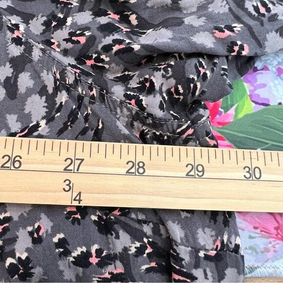 Torrid Animal Print V-neck Blouse | Women’s Size 5/28 - Picture 6 of 8